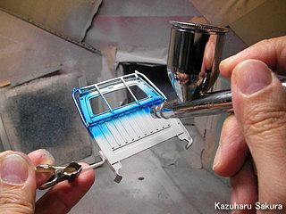 1/24 '12スバル・サンバートラック 製作記 ～ エアブラシで背板をメタリックブルーで塗装